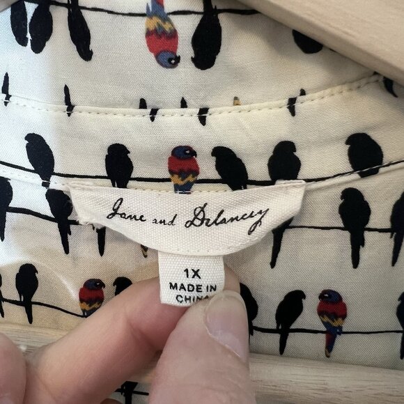 Jane and Delancey Women’s Blouse Birds Tab Sleeve Button Rayon Shirt Plus 1X - Picture 4 of 11